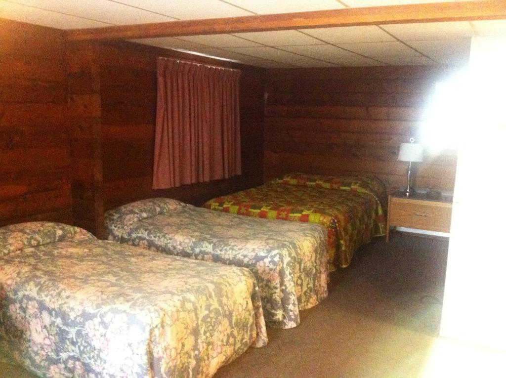 Raccoon Lodge Motel Sylvan Lake Camera foto