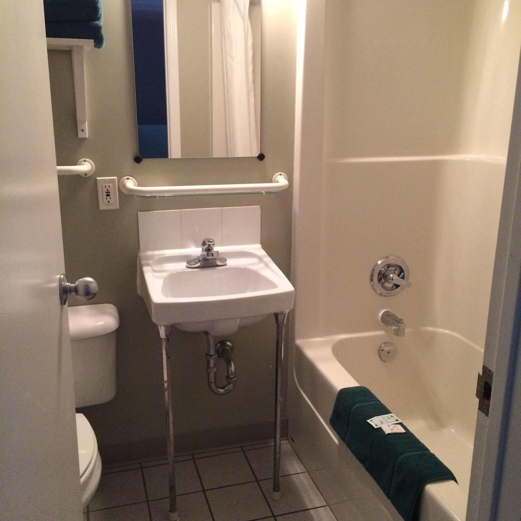 Raccoon Lodge Motel Sylvan Lake Esterno foto